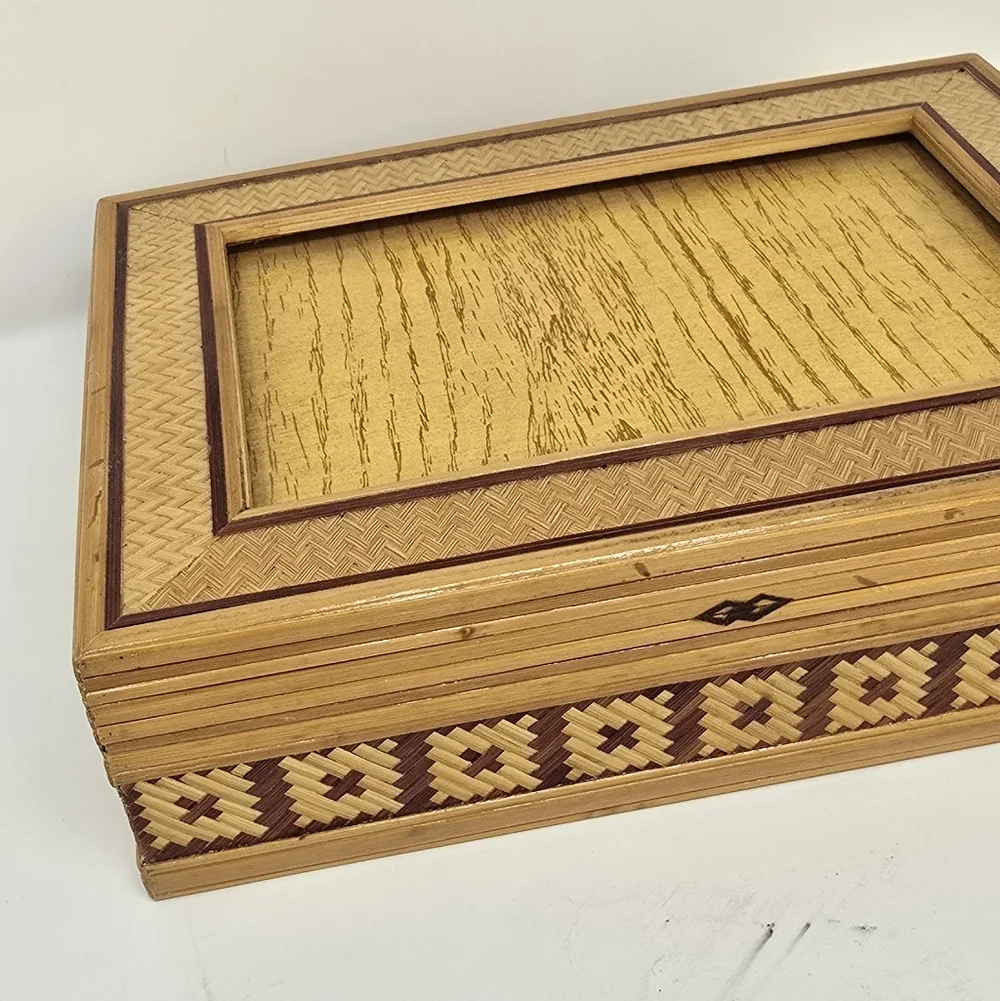 Vintage‎ straw bamboo marquetry trinket jewelry box red lining photo slot